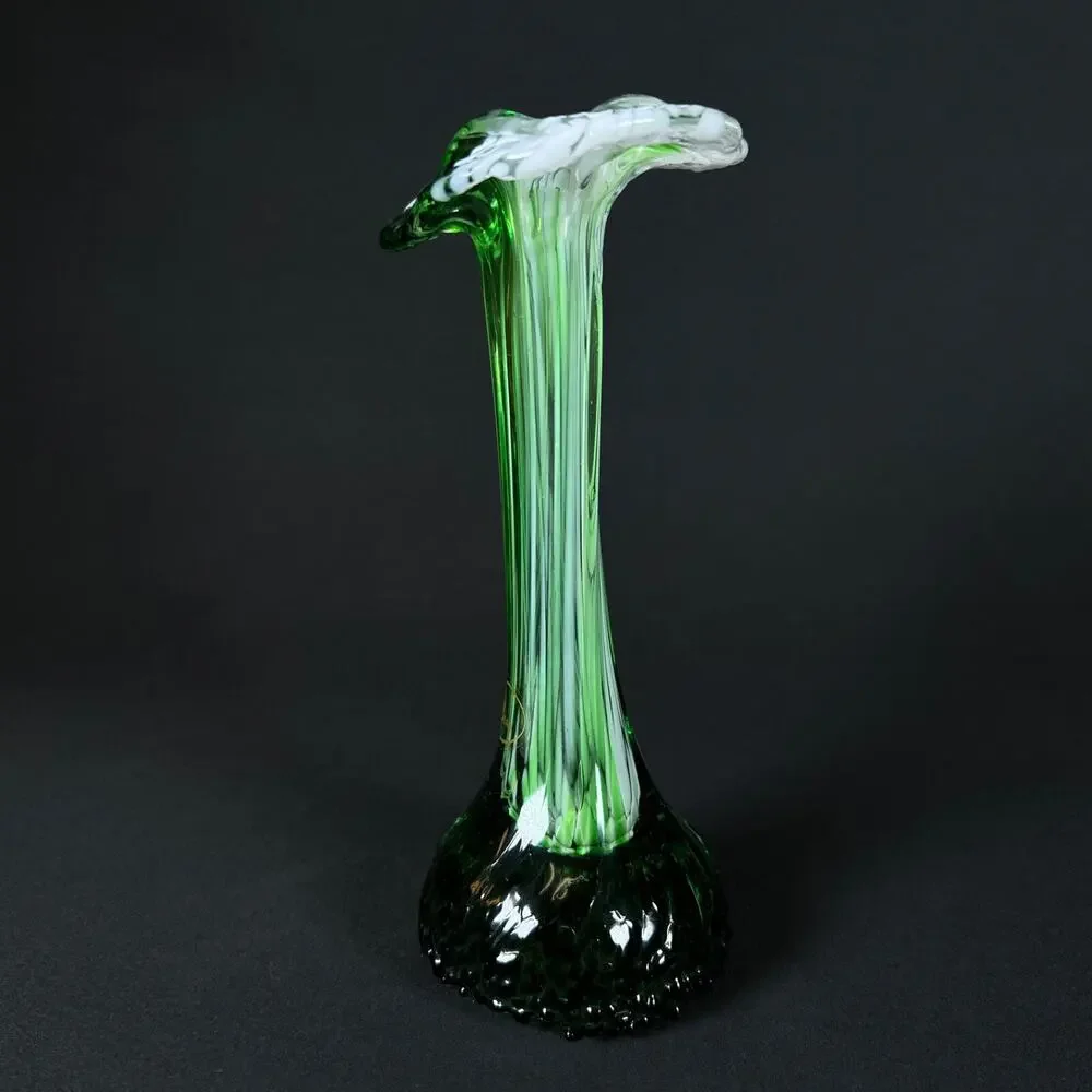 GIA SSTAR BOHEMIAN GLASS HAND MADE EMERALD Swirl Art Vase Ruffled Edge Applied